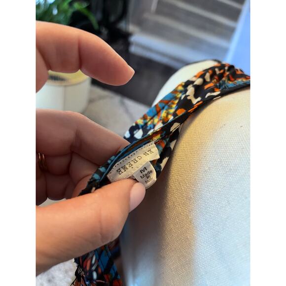 Woman's sz M - Blue Print DRESS - en creme - Open back w lattice - silky polystr - Picture 3 of 6